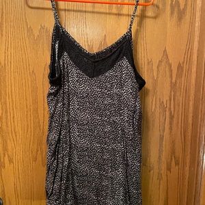 🔥🔥Maurices XL crocheted lace trimmed camisole. Gently worn. excellent condition.